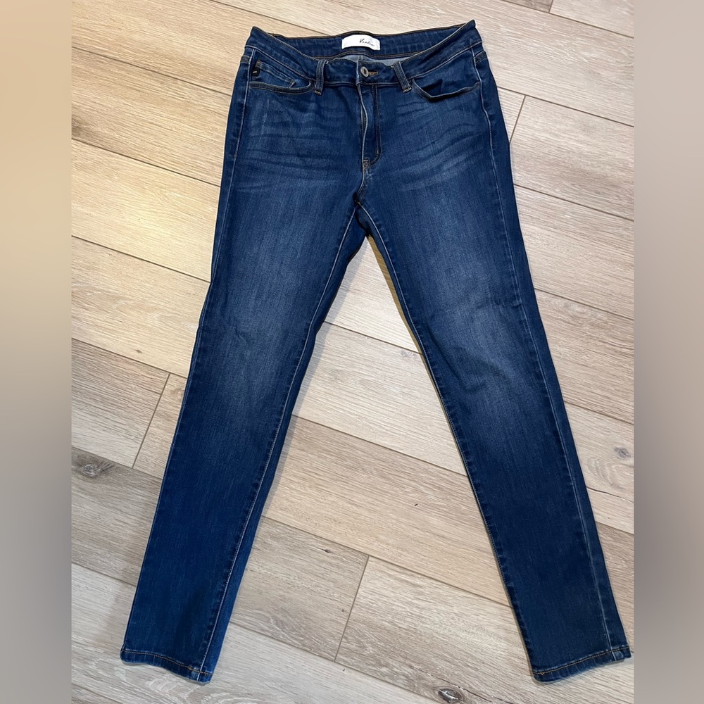 KanCan jeans mint condition size 11/29. Skinny fit